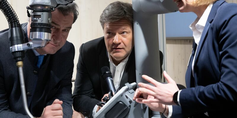 CSU-Chef Markus Söder kann sich eine schwarz-grüne Bundesregierung nicht vorstellen - und begründet das auch mit Robert Habecks Arbeit als Wirtschaftsminister. (Archivbild) - Foto: Sven Hoppe/dpa