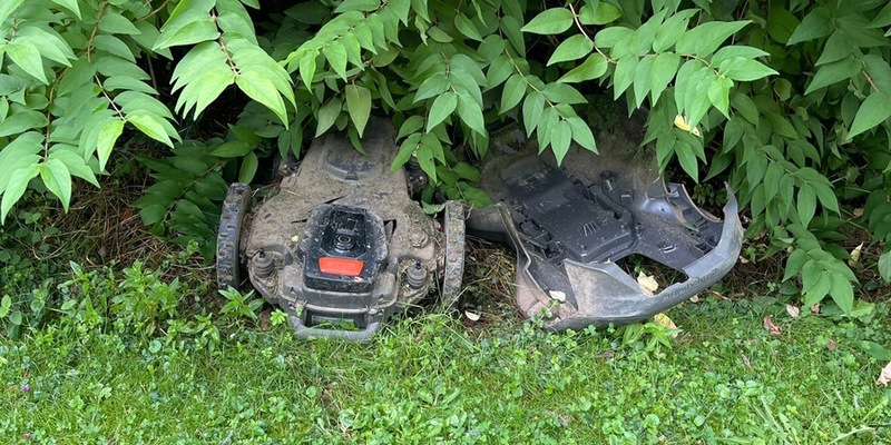POL-LIP: Dörentrup. Mähroboter in Freibad beschädigt - Gemeinde lobt Belohnung für Hinweise aus. - Foto: presseportal.de