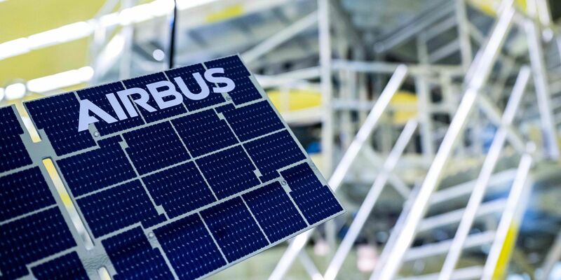 Airbus Bremen hat das dritte Europäische Servicemodul (ESM) für das Orion Raumschiff der NASA ausgeliefert. (Archivfoto) - Foto: Sina Schuldt/dpa