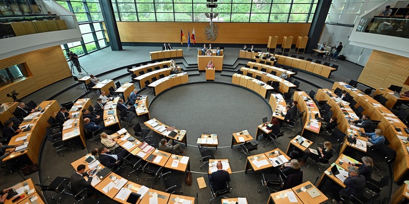 +++ Achtung Sperrfrist (Print, Radio und Online): 18.00 Uhr +++ARD-Vorwahlbefragung Thüringen: AfD stärkste Kraft vor CDU - Foto: presseportal.de