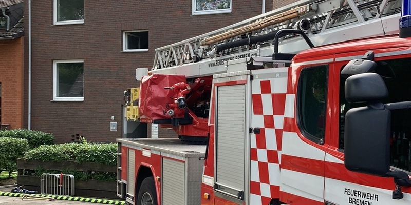 FW-HB: Sechs Personen über Drehleiter gerettet - Foto: presseportal.de