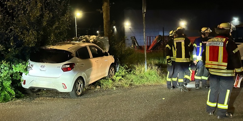 FFW Schwalmtal: Technische Hilfeleistung nach Verkehrsunfall - Foto: presseportal.de