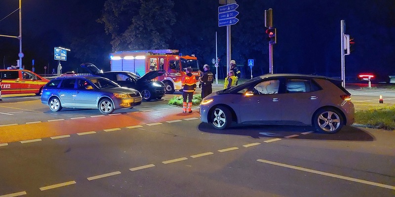 FW-M: Fahrzeuge melden Unfall (Ramersdorf) - Foto: presseportal.de