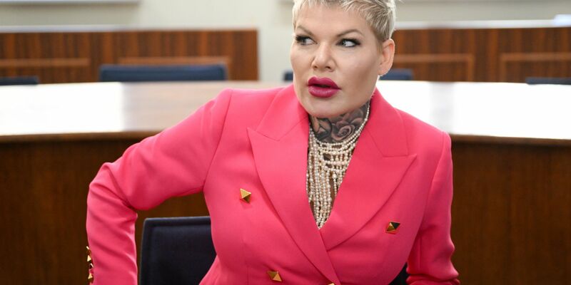 Schlagersängerin Melanie Müller steht vor Gericht - nun wird das Urteil erwartet. (Archivbild) - Foto: Hendrik Schmidt/dpa