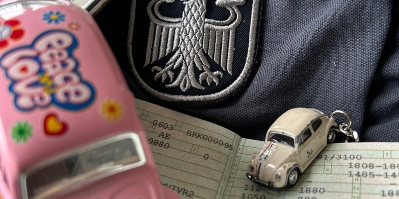 HZA-GI: Ein etwas anderes Jubiläum Zehn Jahre Kraftfahrzeugsteuer bei der Zollverwaltung und was 517 Aktenmeter damit zu tun haben - Foto: presseportal.de