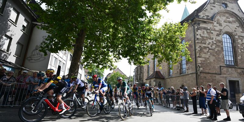 Bei der Deutschland Tour ging es auf der zweiten Etappe nach Schwäbisch Gmünd. - Foto: Bernd Weißbrod/dpa