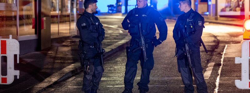 Bei einer Messerattacke in Solingen gab es mehrere Tote und Schwerverletzte. - Foto: Thomas Banneyer/dpa