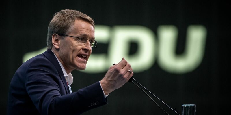 Schleswig-Holsteins Ministerpräsident Daniel Günther regiert selbst in einer Koaition mit den Grünen. (Archivbild) - Foto: Michael Kappeler/dpa