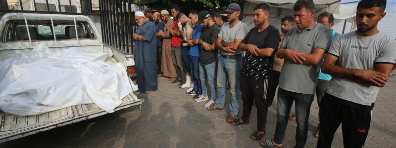 Nach palästinensischen Angaben starben mindestens elf Zivilisten bei israelischen Angriffenin verschiedenen Teilen des Gazastreifens. - Foto: Omar Ashtawy/APA Images via ZUMA Press Wire/dpa