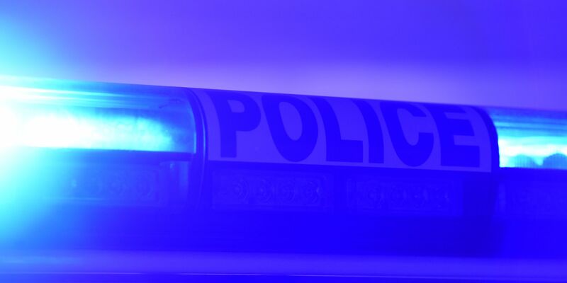 Auf einem Markt in Ostfrankreich ging ein Mann auf andere Menschen los - ein Mensch starb. (Symbolbild) - Foto: Patrick Seeger/dpa