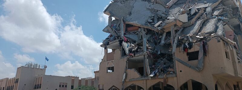 Die Zerstörungen im Gazastreifen sind nach mehr als zehn Monaten Krieg gewaltig. Ein Wiederaufbau dürfte Jahre in Anspruch nehmen. - Foto: Str/APA Images via ZUMA Press Wire/dpa