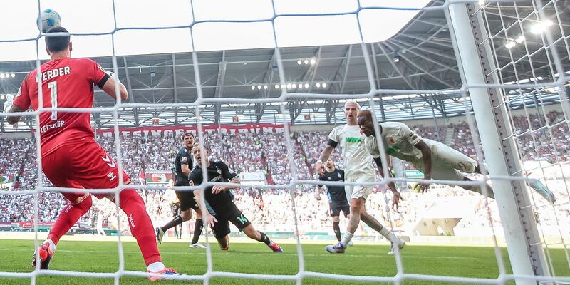 Bremens Marvin Ducksch ärgert sich nach seiner vergebenen Großchance zum Siegtor. - Foto: Harry Langer/dpa