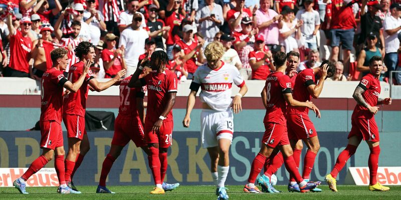 Bundesliga-Premiere geglückt: Freiburgs neuer Chefcoach Julian Schuster. - Foto: Philipp von Ditfurth/dpa