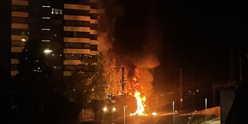 Bundespolizeidirektion München: Brand an Bauzug / Sehr hoher Sachschaden - Foto: presseportal.de