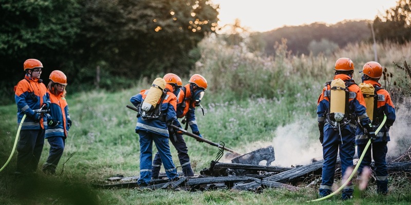 FW Marienheide: Berufsfeuerwehrtag der Jugendfeuerwehr: Marienheider Feuerwehrnachwuchs für 24 Stunden im Einsatz - Foto: presseportal.de