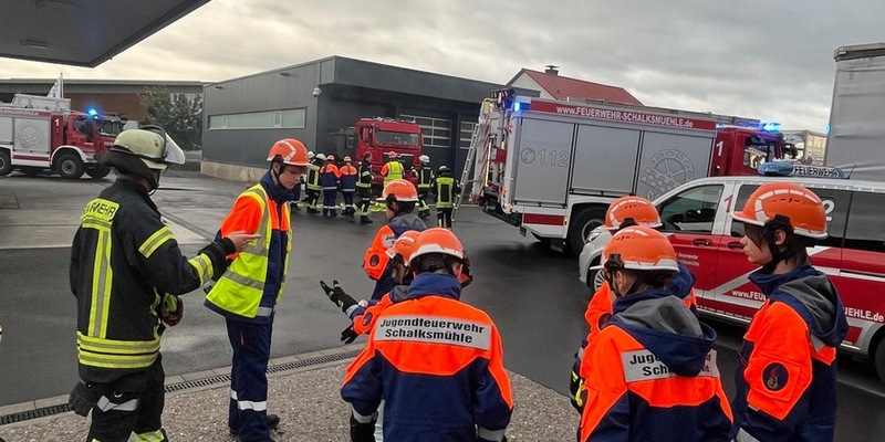 FW Schalksmühle: Löschgruppen Schalksmühle und Dahlerbrück üben für den Ernstfall - Foto: presseportal.de