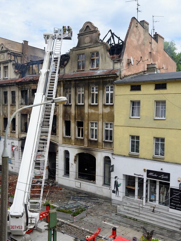 W piwnicy starego budynku w Poznaniu wybucha pożar.