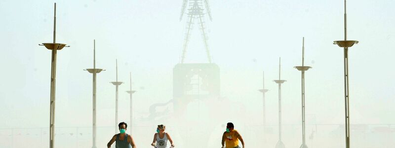 Das Burning Man Festival findet auf einem ausgetrockneten Salzsee im Black Rock Desert statt - Foto: Andy Barron/The Reno Gazette-Journal/AP/dpa