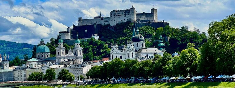 Stadt wie aus einem Bilderbuch mit Fluss und Festung: Salzburg. (Archivbild) - Foto: Daniela David/dpa-tmn