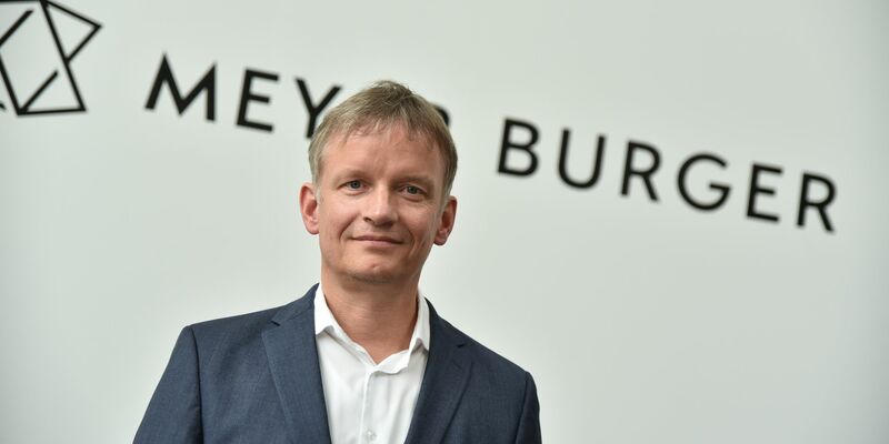 Hat gute Nachrichten für Sachsen-Anhalt: Meyer-Burger-Geschäftsführer Gunter Erfurt. (Archivbild) - Foto: Simon Kremer/dpa