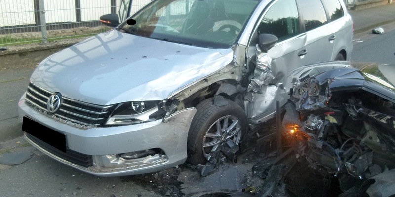 POL-MI: Autos stoßen zusammen - Verdacht einer Trunkenheitsfahrt - Foto: presseportal.de