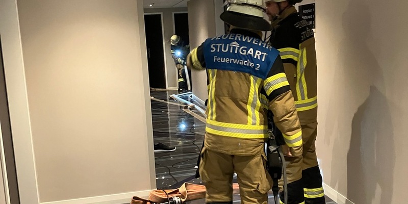 FW Stuttgart: Wasserschaden durch Sprinkleranlage - Foto: presseportal.de