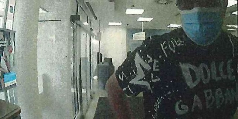 POL-HB: Nr.: 0526--Korrektur: Polizei fahndet mit zwei Fotos nach Geldwäscher-- - Foto: presseportal.de