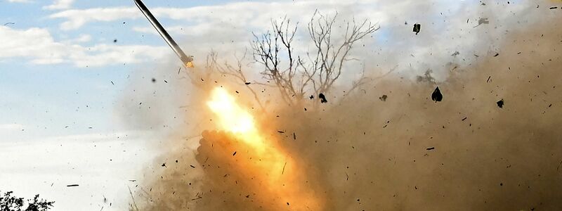 Die ukrainischen Streitkräfte in der Region Donezk sollen verstärkt werden wegen des russischen Vormarsches dort. (Archivbild) - Foto: ---/Ukrinform/dpa