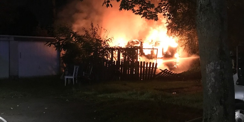 FW-BOT: Gartenlaube im Vollbrand - Foto: presseportal.de