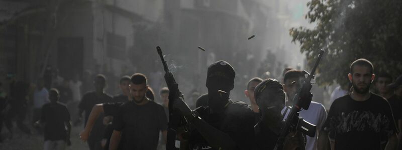 Bewaffnete Palästinenser in Tulkarem. (Archivbild) - Foto: Majdi Mohammed/AP/dpa