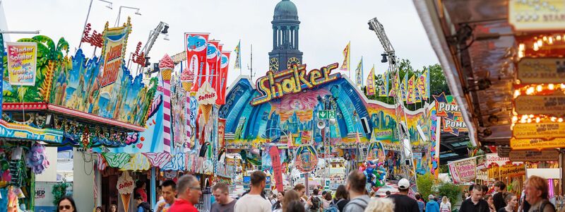 Menschen wollen gemeinsam etwas erleben - wie hier auf dem Hamburger Sommerdom. (Symbolbild) - Foto: Markus Scholz/dpa