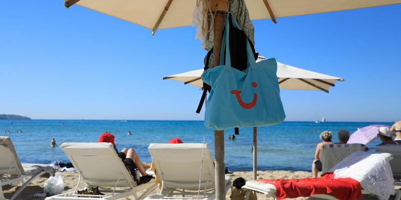 Mallorca zählt in den Herbstferien wieder zu den beliebten Resiezielen der Tui-Urlauber, ist aber nicht mehr auf Platz eins. (Archivbild) - Foto: Clara Margais/dpa/dpa-tmn
