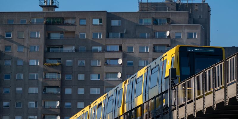 Soll bald wieder verlässlicher fahren: Die Berliner U-Bahn (Archivfoto).  - Foto: Monika Skolimowska/dpa-Zentralbild/dpa