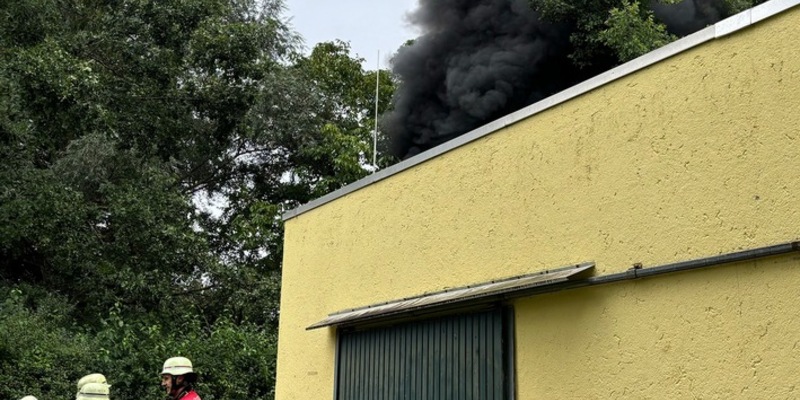 FW-M: Rauchschwaden über Grundschule (Neuperlach) - Foto: presseportal.de