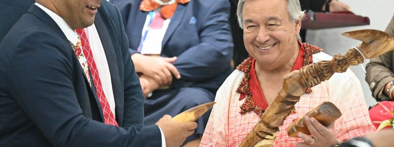 Der Generalsekretär der Vereinten Nationen, Antonio Guterres, mahnte angesichts der Bedrohung Tongas zu mehr Klimaschutz. - Foto: Ben Mckay/AAP/dpa