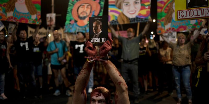 Demonstration für Freilassung von Geiseln in Tel Aviv. (Archivfoto) - Foto: Maya Alleruzzo/AP
