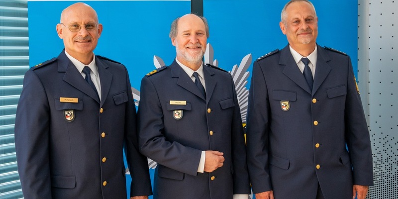 POL-MFR: (910) Amtswechsel bei der Polizeiinspektion Altdorf - Reimund Mihatsch in den Ruhestand verabschiedet - Matthias Link wird neuer Dienststellenleiter - Foto: presseportal.de