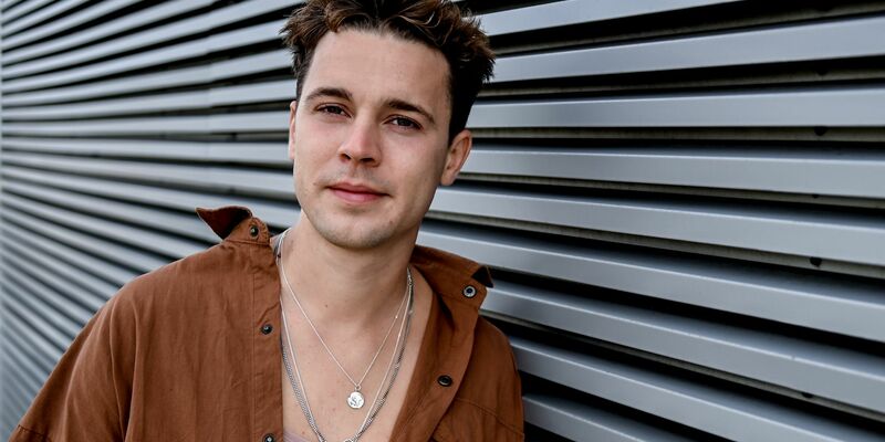 DJ Felix Jaehn hat erstmal alle Shows abgesagt, weil er mehr Pause und Zeit zum Heilen braucht. - Foto: Britta Pedersen/dpa-Zentralbild/ZB