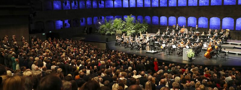 Die Salzburger Felsenreitschule heißt nicht nur so - sie ist wirklich in den Fels gehauen. (Foto: Archiv) - Foto: Franz Neumayr/Leo/APA/dpa