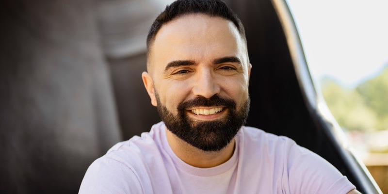 Social-Media-Kinderarzt Dr. Vitor Gatinho in ELTERN: Meine Mission ist es, Eltern kompetenter zu machen. - Foto: presseportal.de