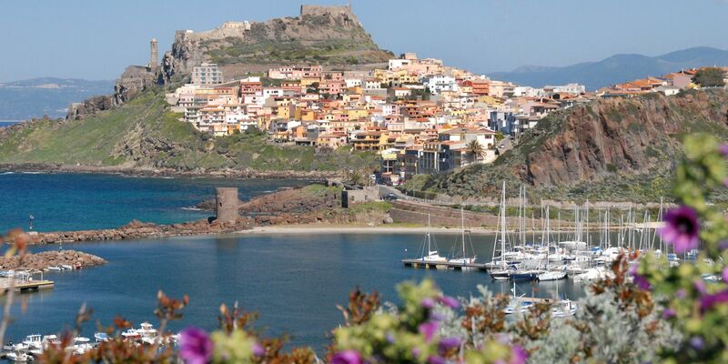 Der Unfall ereignete sich am frühen Morgen - die Opfer waren auf dem Weg zur Arbeit. (Symbolbild) - Foto: Christian Röwekamp/dpa-tmn/dpa
