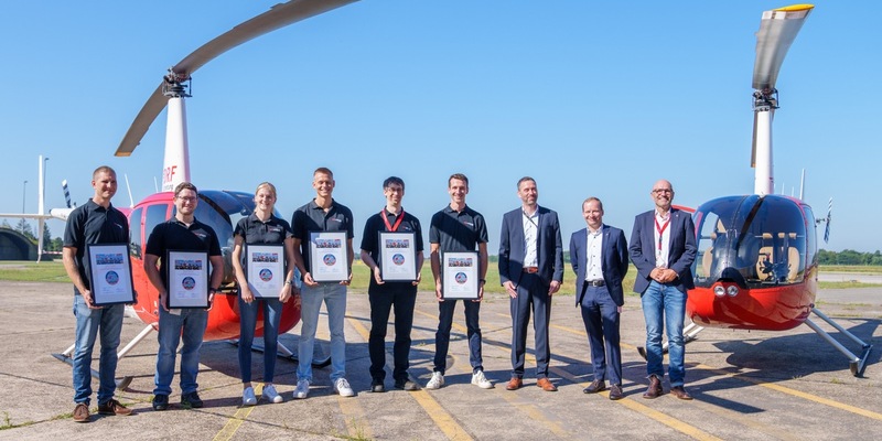 Ausbildung zum Berufshubschrauberpiloten / DRF Akademie verabschiedet ersten Ausbildungsjahrgang nach erfolgreichem Abschluss - Foto: presseportal.de