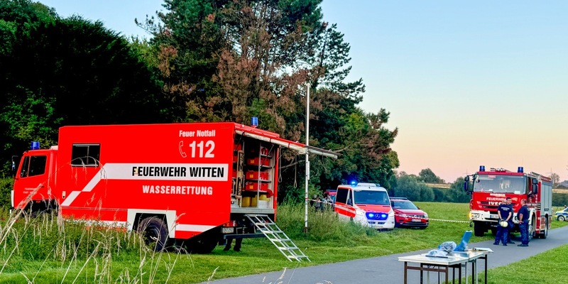 FW-BO: Schwimmer entdecken PKW in der Ruhr - Abendlicher Feuerwehreinsatz in Stiepel - Foto: presseportal.de