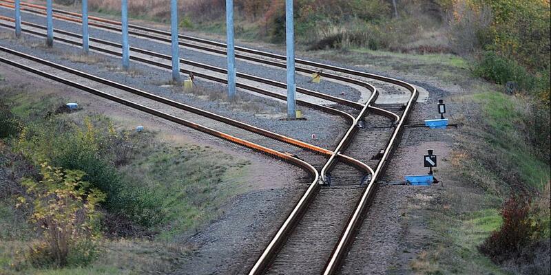 Schienen (Archiv) - Foto: über dts Nachrichtenagentur