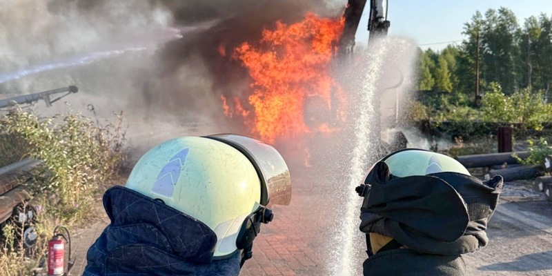 FW-BO: Brennender Bagger auf dem Betriebsgelände des Bochumer Vereins - Foto: presseportal.de