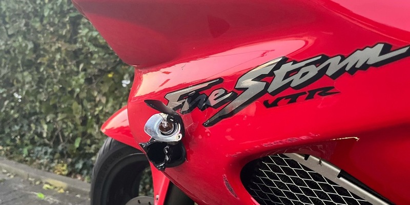 POL-HF: Verkehrsunfall im Kreisverkehr - Polizei sucht Unfallbeteiligten oder Zeugen - Foto: presseportal.de