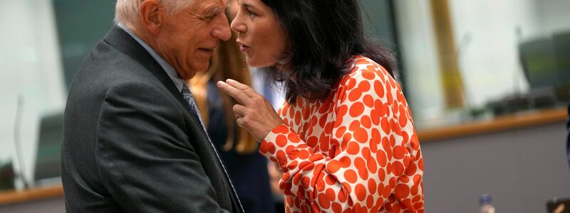 Die deutsche Außenministerin Annalena Baerbock zeigt sich in Brüssel grundsätzlich offen für neue Sanktionen gegen Israelis. - Foto: Virginia Mayo/AP