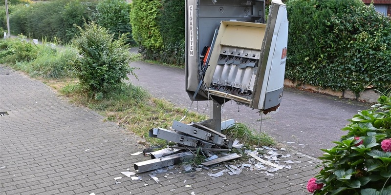 POL-NE: Unbekannte knacken Zigarettenautomaten - Foto: presseportal.de