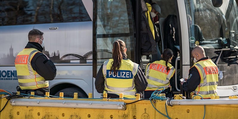 Bundespolizeidirektion München: Belastender Lottoschein/ Bundespolizei überführt Migranten - Foto: presseportal.de