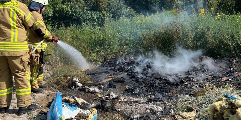 FW-OLL: Feuerwehr Wildeshausen löscht illegales Feuer in der Harpstedter Straße - Foto: presseportal.de